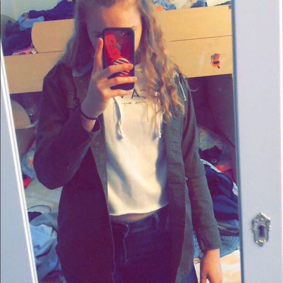 Meet your Posher, Halie - Picture 1 of 1